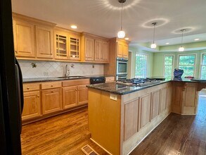 8501 Cherokee Pl in Leawood, KS - Building Photo - Building Photo