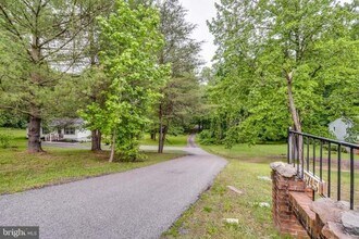 3757 Hunting Creek Rd in Huntingtown, MD - Building Photo - Building Photo