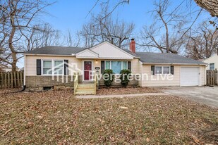 5424 Monrovia St in Shawnee, KS - Building Photo