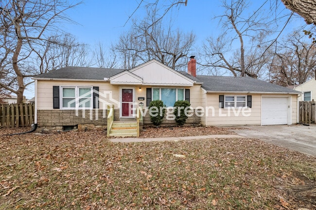 property at 5424 Monrovia St