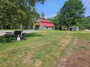 15 Mackenzie Ln in Campton, NH - Building Photo - Building Photo