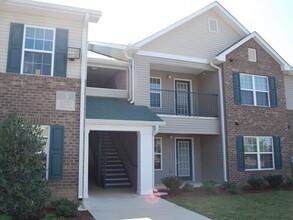 Rosewood Place Apartments in Selmer, TN - Building Photo - Building Photo