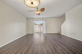 8505 Edgewater Pl Blvd in Tampa, FL - Building Photo - Building Photo