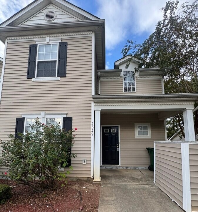 4349 Eaves Ln in Charlotte, NC - Building Photo