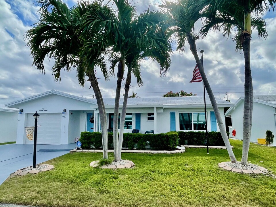 1312 SW 24th St in Boynton Beach, FL - Building Photo
