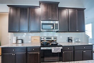 454 Burgundy Terrace SE in Atlanta, GA - Building Photo - Building Photo