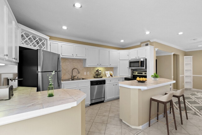 Galleria Oaks in Houston, TX - Building Photo - Building Photo