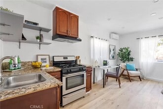 6223 10th Ave in Los Angeles, CA - Building Photo - Building Photo