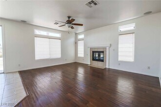 1815 Baja Ln in Henderson, NV - Building Photo - Building Photo