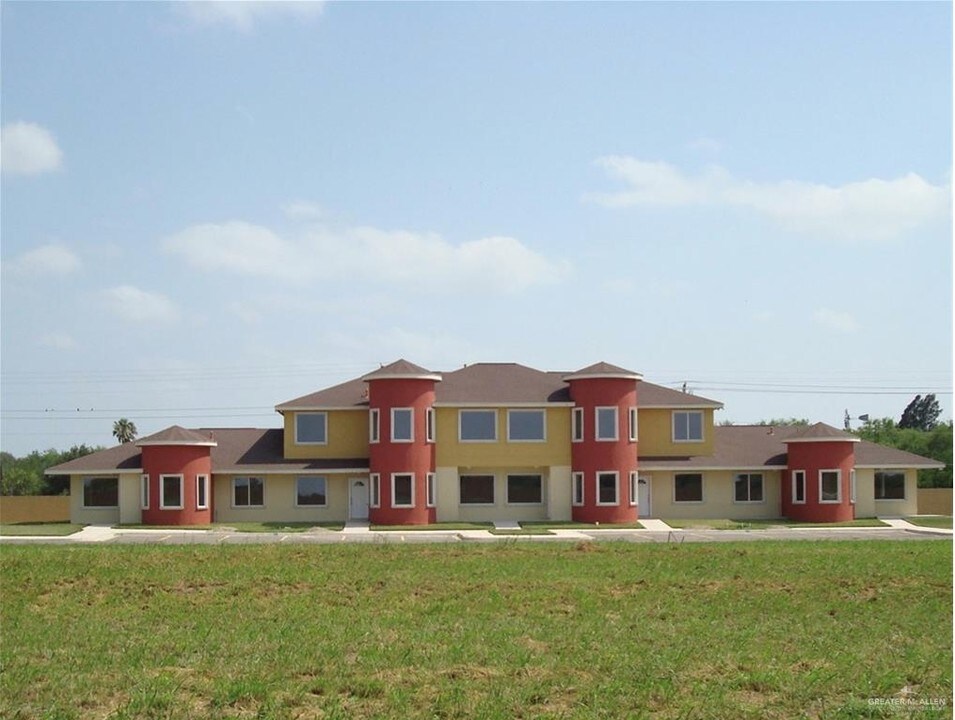 00 W Hall Acres Rd in Pharr, TX - Building Photo