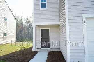 391 Coconut Dr in Bloomingdale, GA - Building Photo - Building Photo