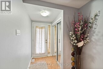 230 Monterey Dr in Ottawa, ON - Building Photo - Building Photo