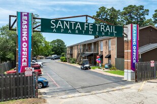 Santa Fe Trails Apartments in Huntsville, TX - Building Photo