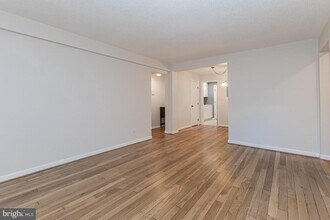 100 N George Mason Dr in Arlington, VA - Building Photo - Building Photo