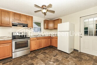 124 E Lindberg Dr in Fairborn, OH - Building Photo - Building Photo