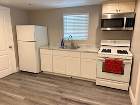 512 S Belle Ave, Unit #3 in Corona, CA - Building Photo