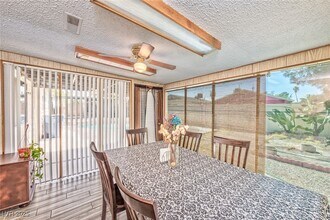 5243 Orinda Ave in Las Vegas, NV - Foto de edificio - Building Photo