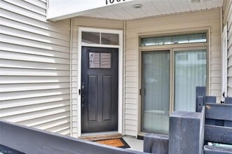 1007 Kathy Ann Wy W in Carrollton, VA - Foto de edificio - Building Photo