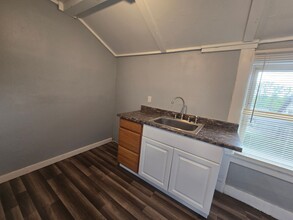 5728 Madison Dr in Verona, PA - Building Photo - Building Photo