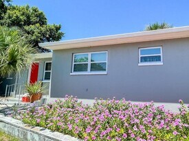 1265 Pierce St in Clearwater, FL - Building Photo