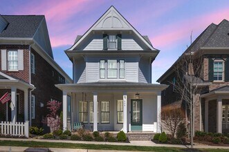 624 Danny Ln in Franklin, TN - Foto de edificio - Building Photo