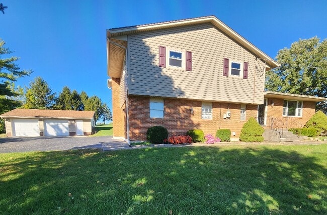 8346 Ulery Rd in New Carlisle, OH - Building Photo - Building Photo