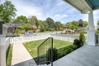 808 Shelby Ave, Unit B in Nashville, TN - Foto de edificio - Building Photo