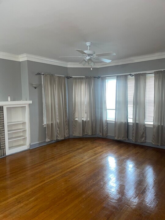 8230 S Hermitage Ave, Unit 1 in Chicago, IL - Building Photo