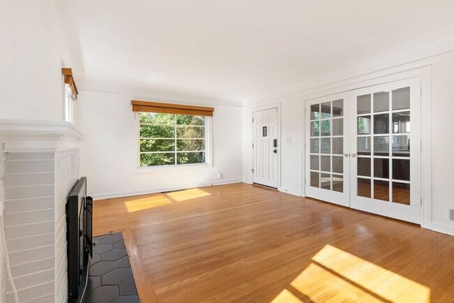 828 N Webster St in Portland, OR - Foto de edificio - Building Photo