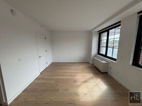 NORTHERN BOULEVARD in Queens, NY - Foto de edificio - Building Photo