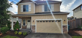 13460 SE Highpointe St in Clackamas, OR - Building Photo