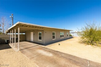 94 E Texas Ave in Henderson, NV - Building Photo - Building Photo