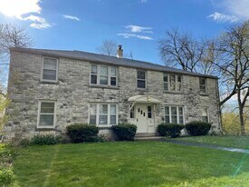 2027 N Cambridge Ave in Milwaukee, WI - Building Photo