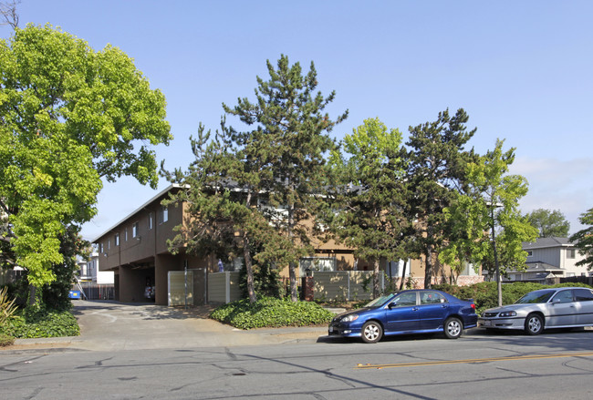 1601 Ontario Dr in Sunnyvale, CA - Foto de edificio - Building Photo