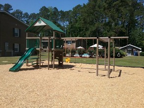 Blues Farm Apartments in Laurinburg, NC - Building Photo - Building Photo