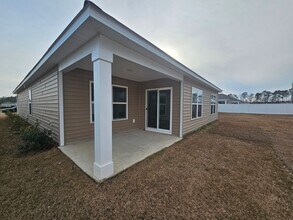 136 Ashworth Dr in Tabor City, NC - Building Photo - Building Photo