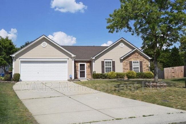property at 2011 Oakbriar Cir