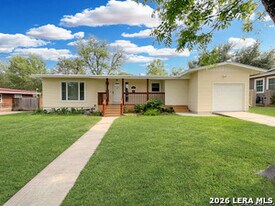 116 Lyman Dr in San Antonio, TX - Building Photo