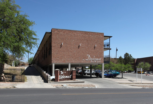 Diplomat Apartments in El Paso, TX - Building Photo - Building Photo