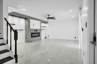 2151 Orange Grove Dr in Davie, FL - Building Photo - Building Photo
