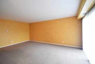 2632 Pirates Cv, Unit 2632 Pirates Cove #6 in Schaumburg, IL - Foto de edificio - Building Photo