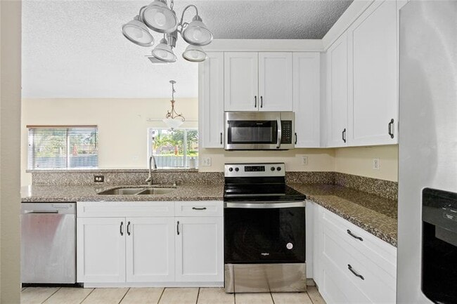 1851 SW 101st Way in Miramar, FL - Building Photo - Building Photo