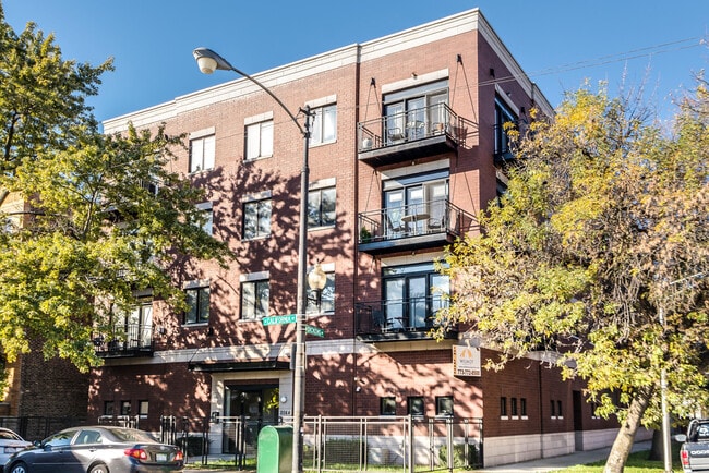 property at 2064 N California Ave