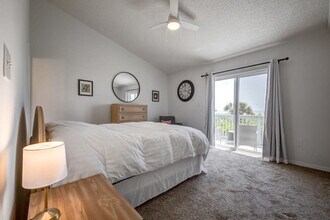 910 Ocean Park Ln in Cape Canaveral, FL - Building Photo - Building Photo