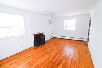 1954 Rockland Ave, Unit 4 in Cincinnati, OH - Building Photo - Building Photo