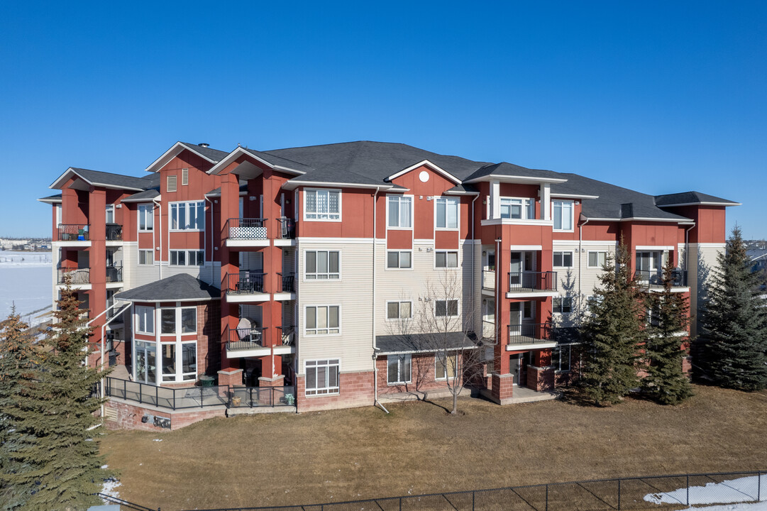 162 Country Village Cir NE in Calgary, AB - Building Photo