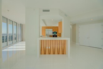 4100 Island Blvd in Aventura, FL - Building Photo - Building Photo