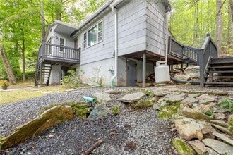 119 Green Pond Rd in Sherman, CT - Building Photo - Building Photo