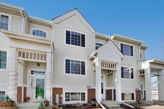 3357 Ravinia Cir in Aurora, IL - Building Photo - Building Photo