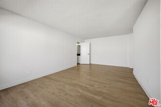 1352 S Carmelina Ave in Los Angeles, CA - Building Photo - Building Photo